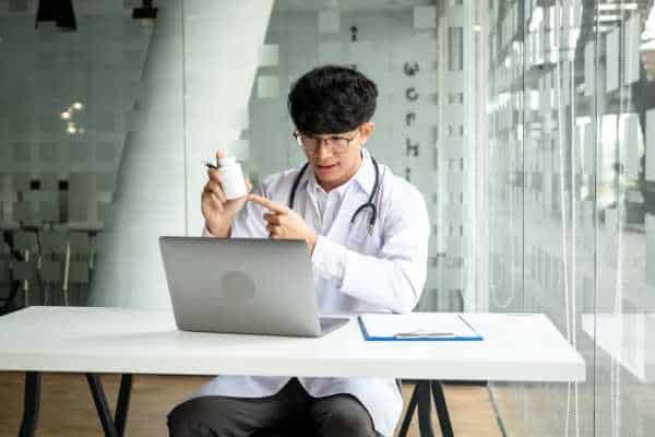 Chatbots Humanizados A Nova Fronteira no Atendimento ao Paciente