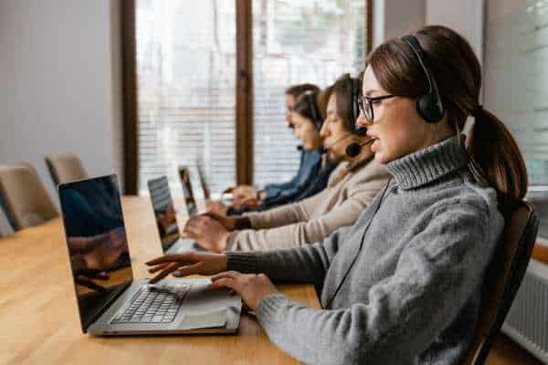 Agendamento Online vs. Atendimento Manual O Que é Melhor para Sua Clínica